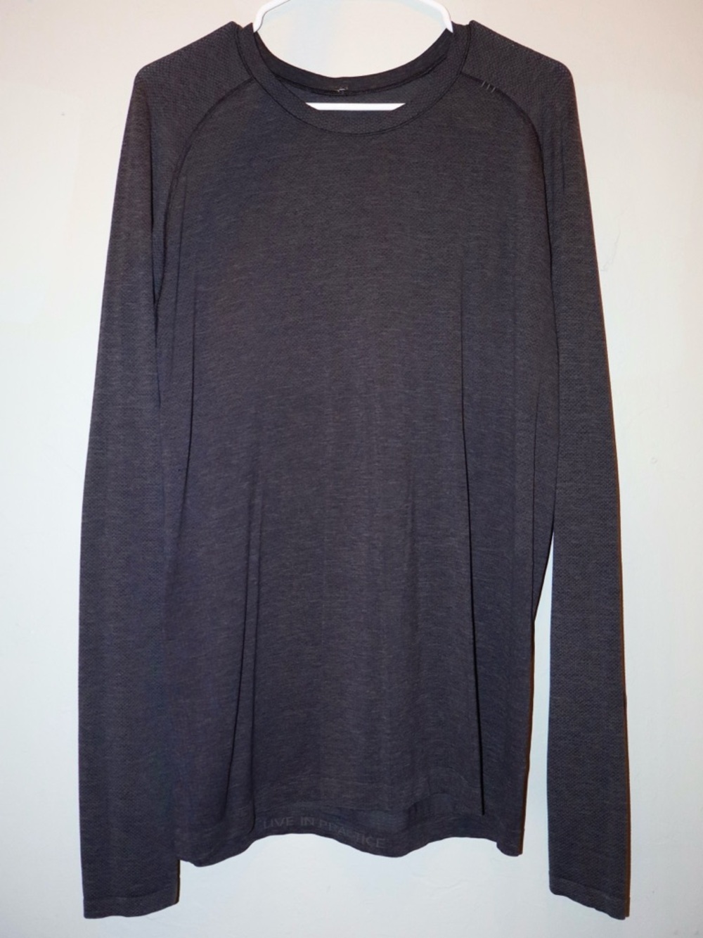 Lululemon Men's Long-Sleeve Crew Neck Shirt - Charcoal
